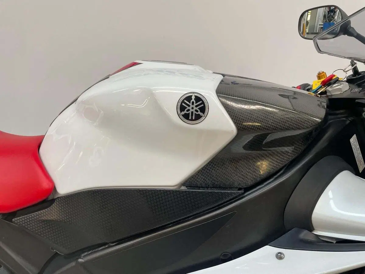 Yamaha YZF R1 (2007 - 08) (24)