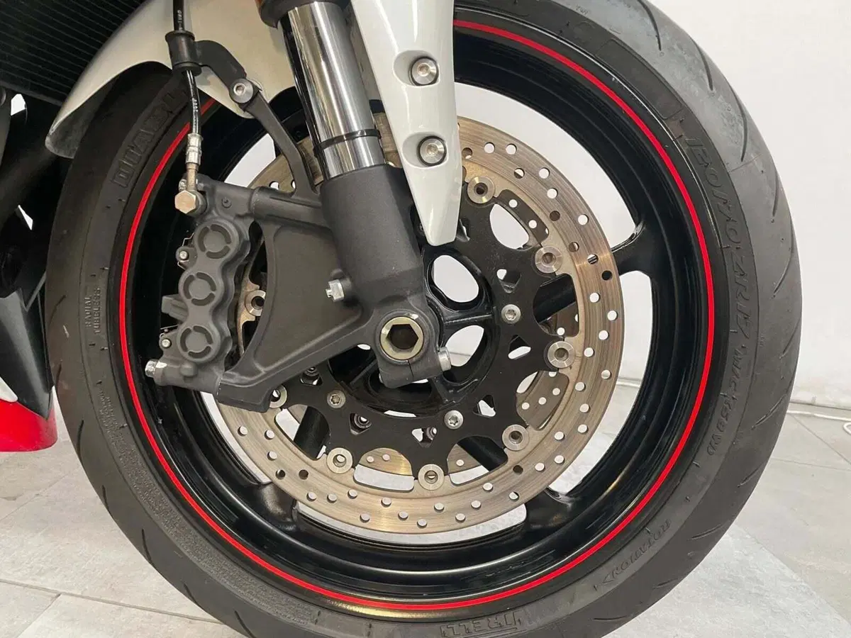Yamaha YZF R1 (2007 - 08) (29)