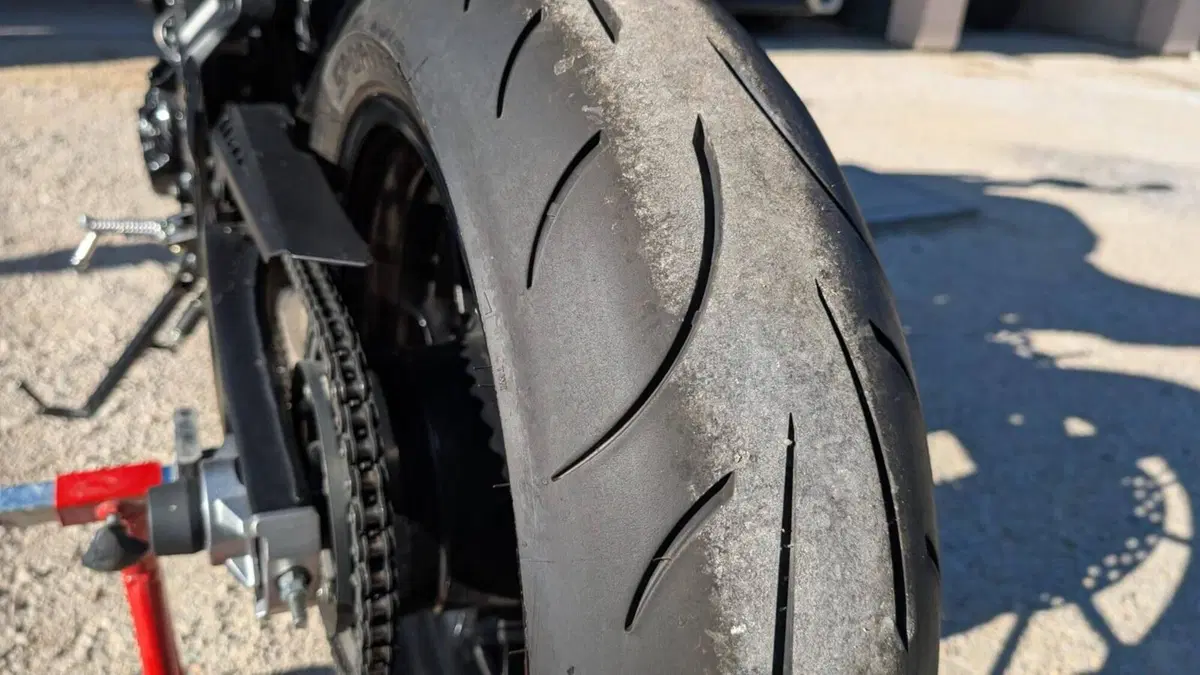 Yamaha MT-07 Pure (2023 - 25) (8)