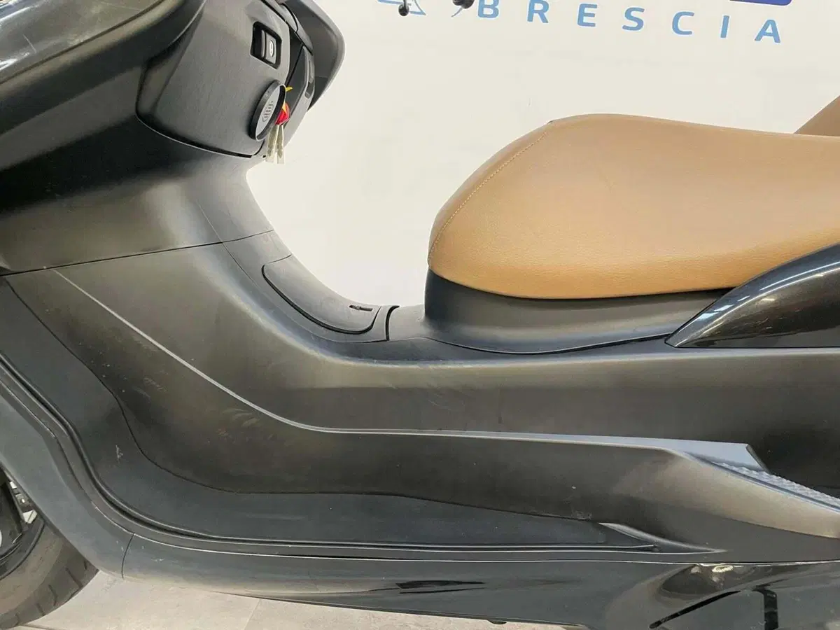 Yamaha Majesty 400 (2004 - 08) (4)