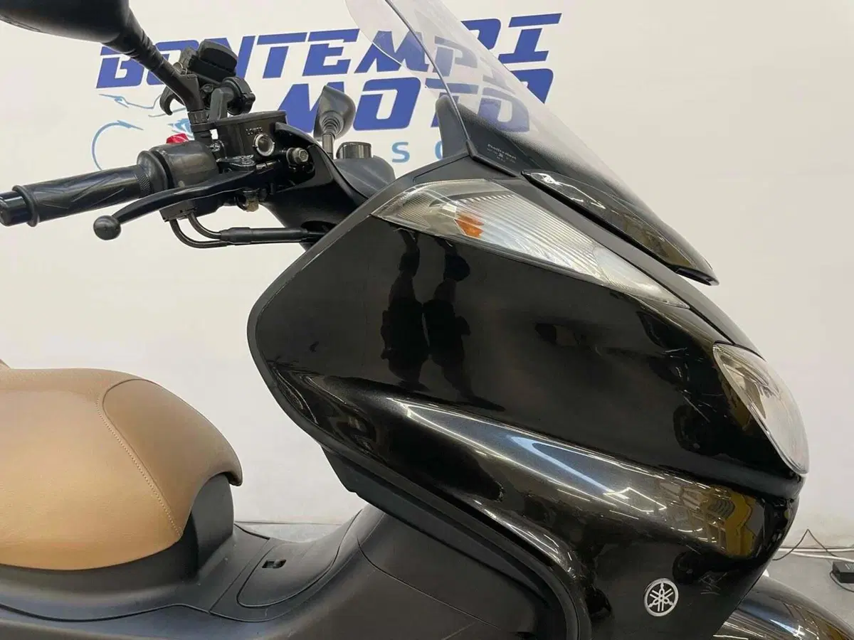 Yamaha Majesty 400 (2004 - 08) (15)