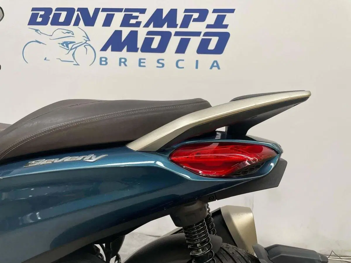 Piaggio Beverly 300 ABS-ASR (2021 - 25) (5)