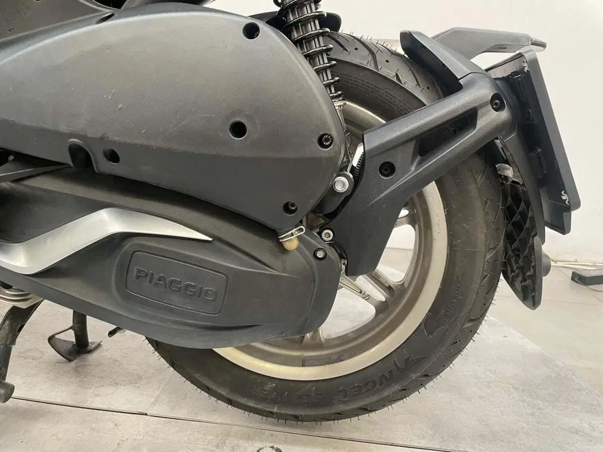 Piaggio Beverly 300 ABS-ASR (2021 - 25) (6)