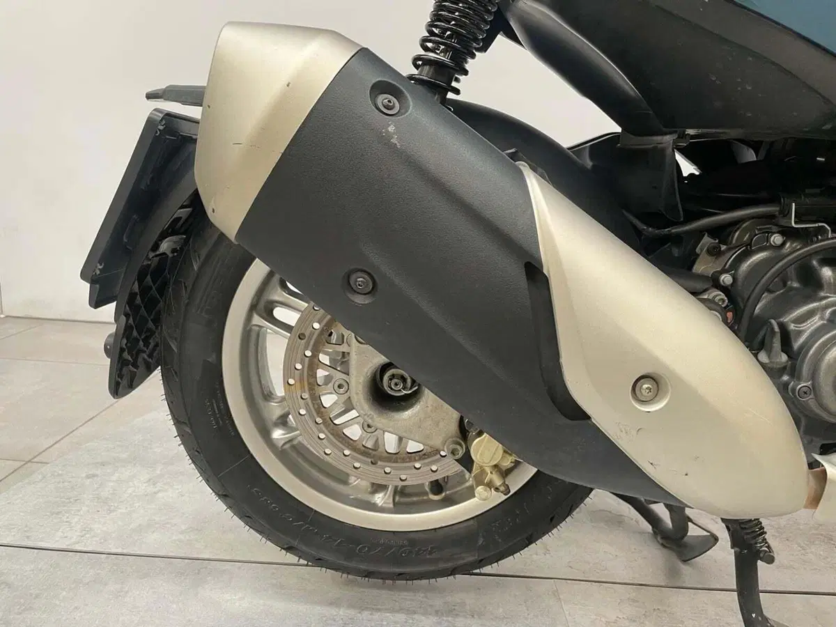 Piaggio Beverly 300 ABS-ASR (2021 - 25) (12)
