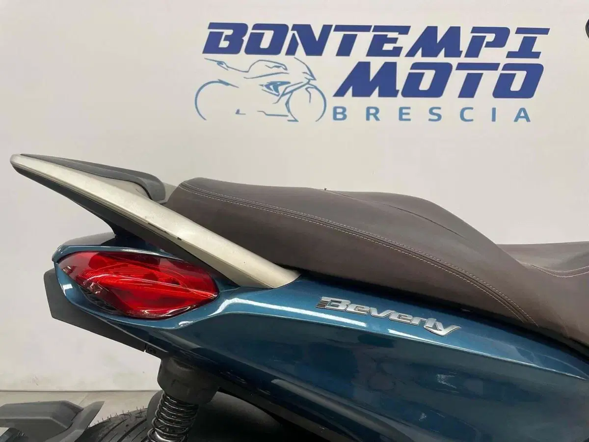 Piaggio Beverly 300 ABS-ASR (2021 - 25) (13)