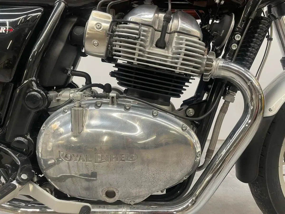 Royal Enfield Interceptor 650 (2021 - 26) (3)