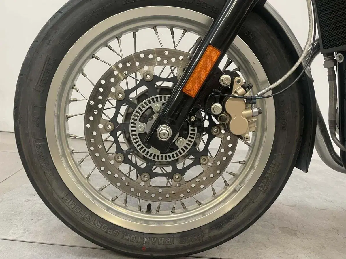 Royal Enfield Interceptor 650 (2021 - 26) (15)
