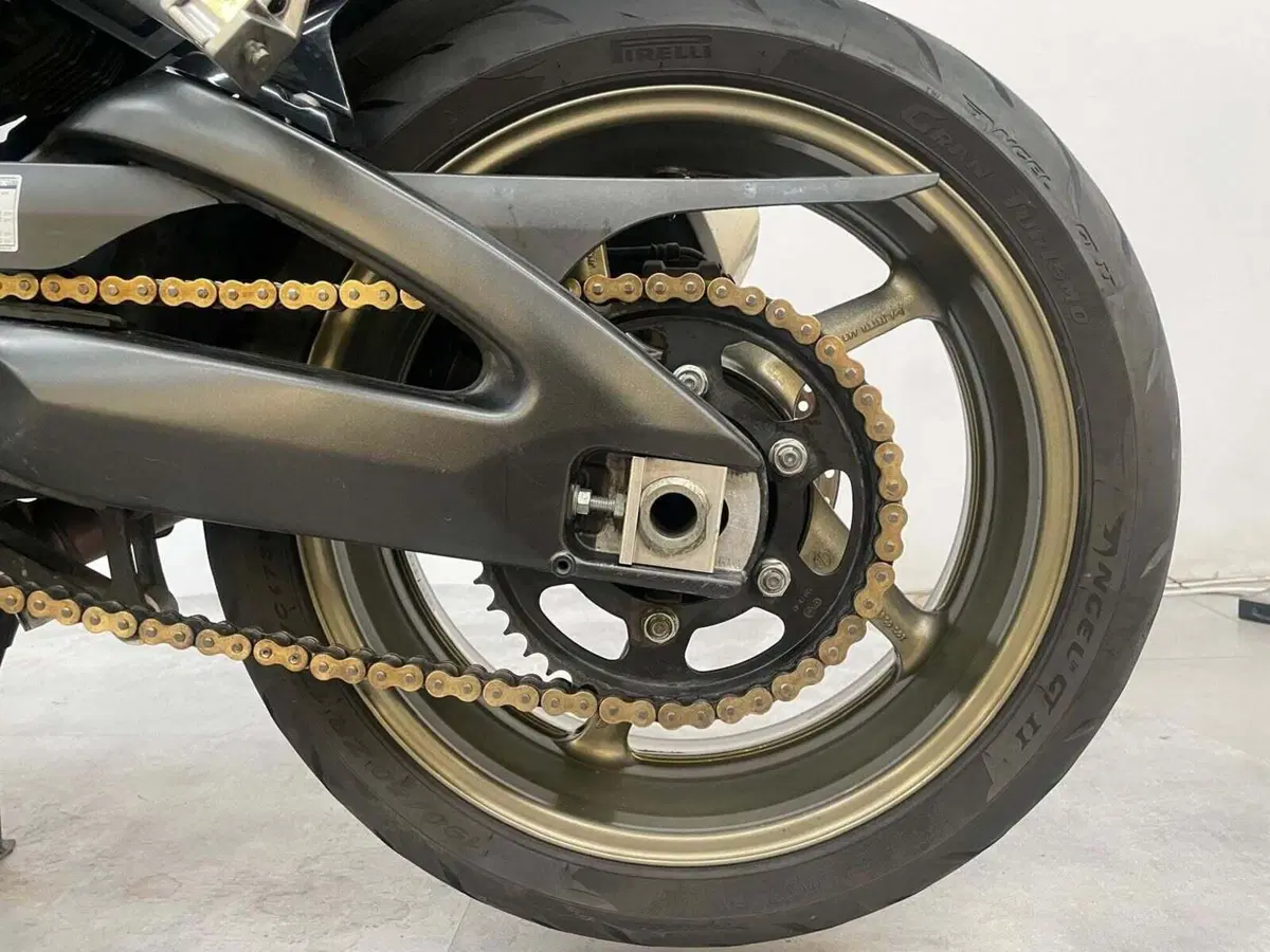 Yamaha FZ1 (2006 - 16) (13)