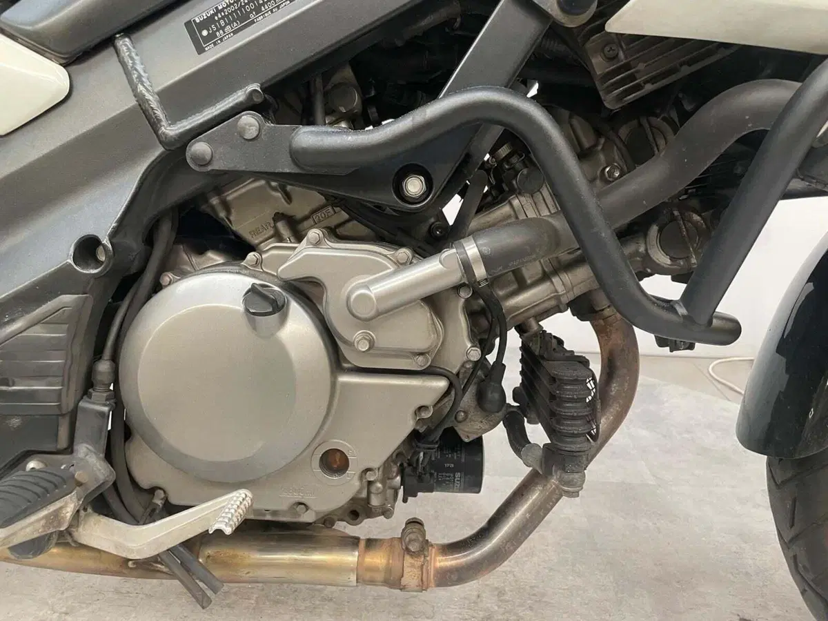 Suzuki V-Strom 650 ABS (2011 - 17) (4)