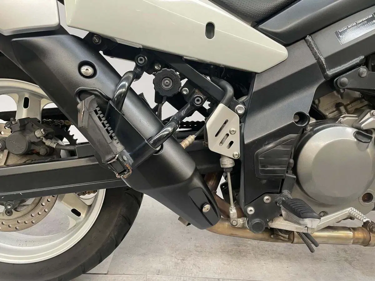 Suzuki V-Strom 650 ABS (2011 - 17) (7)