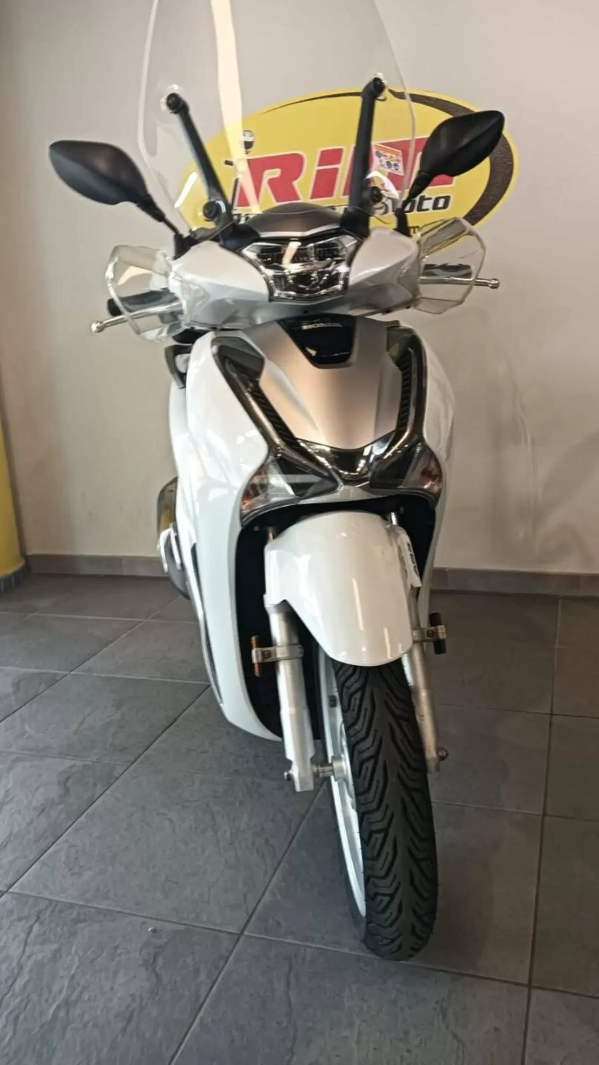 Honda SH 125i (2017 - 19) (9)