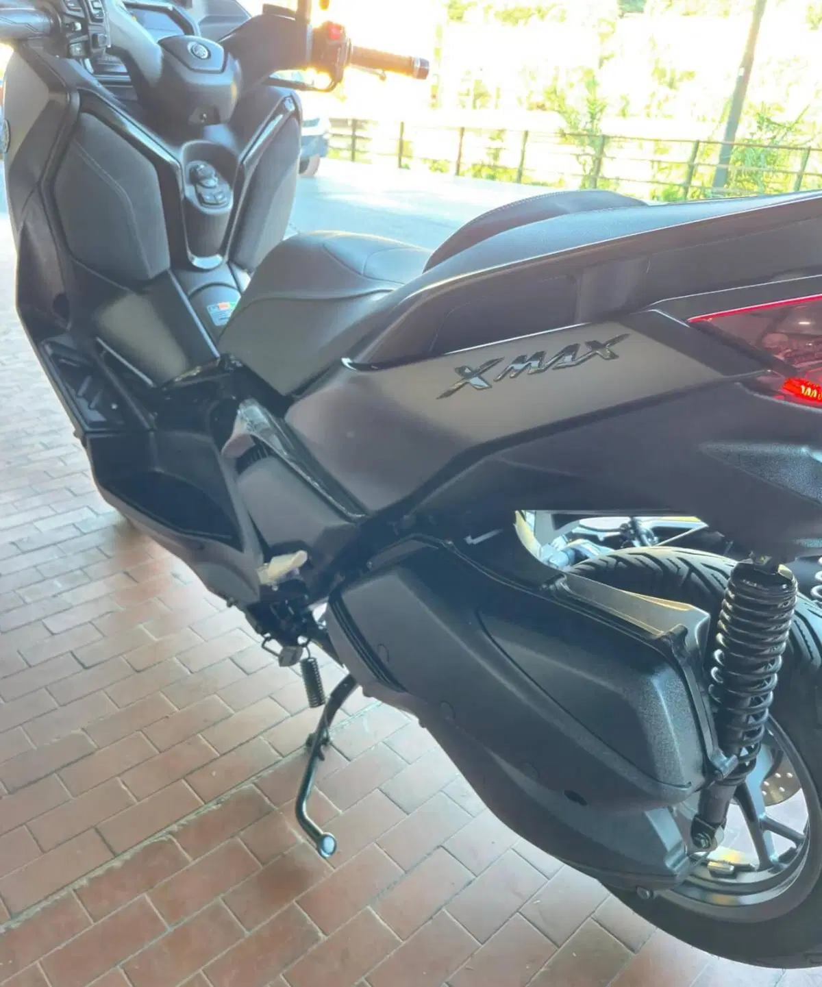 Yamaha X-Max 300 Tech Max (2025 - 26) (8)