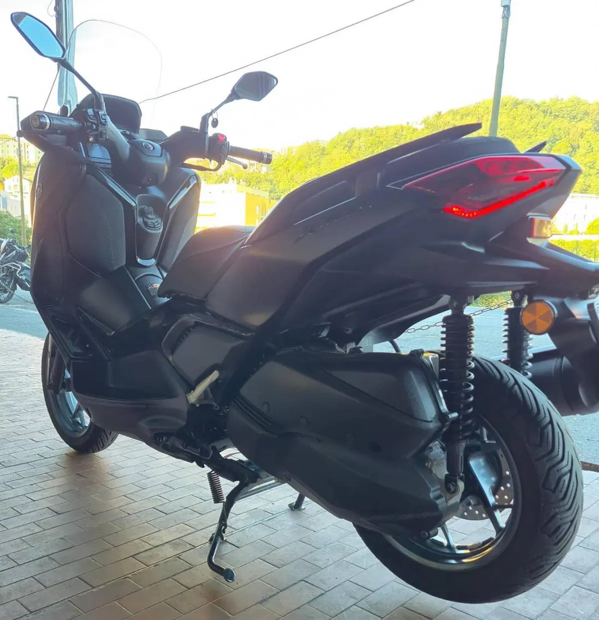 Yamaha X-Max 300 Tech Max (2025 - 26) (3)
