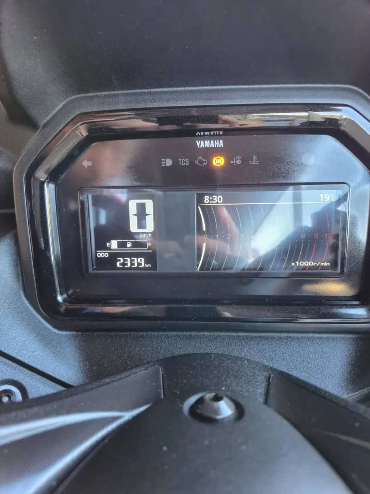 Yamaha X-Max 300 Tech Max (2025 - 26) (10)