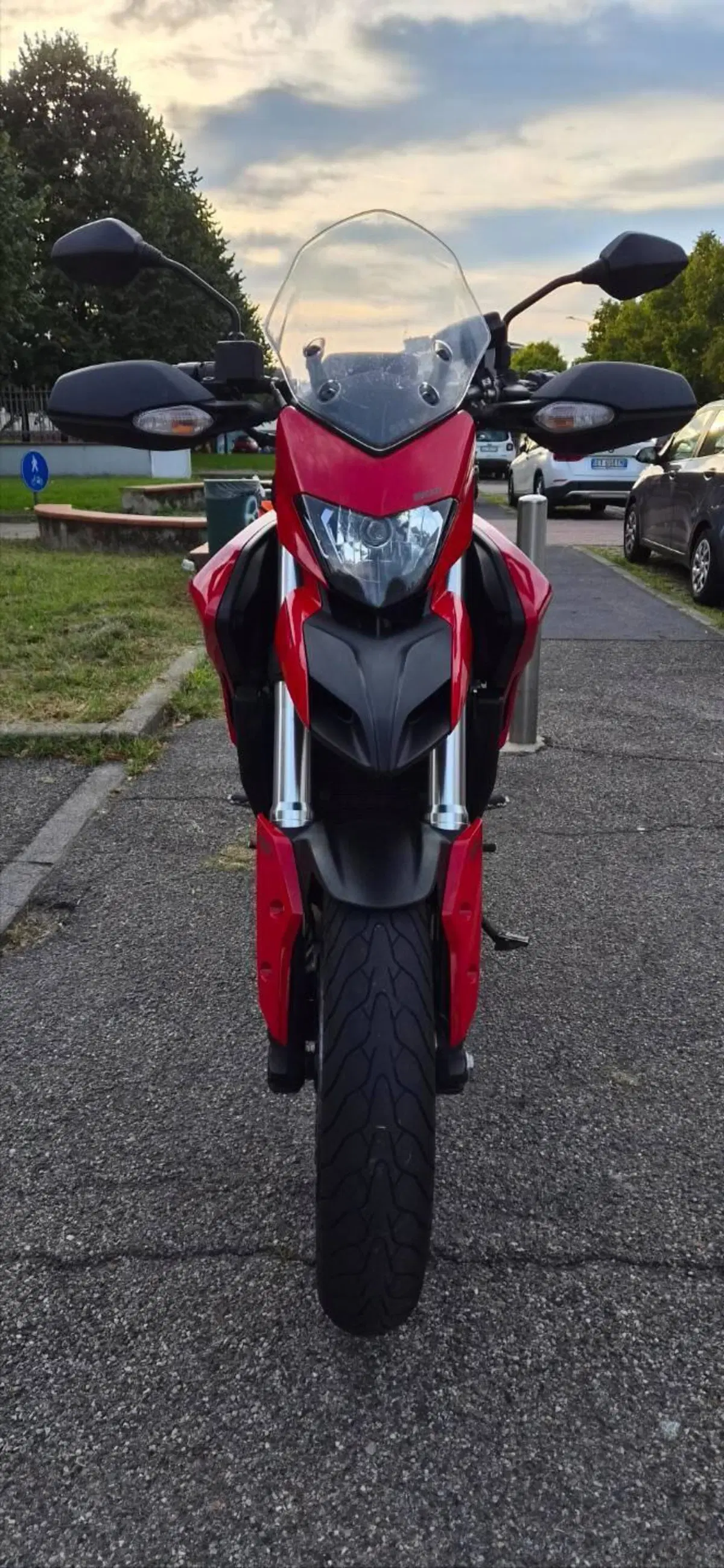 Ducati Hyperstrada 821 (2013 - 15) (2)