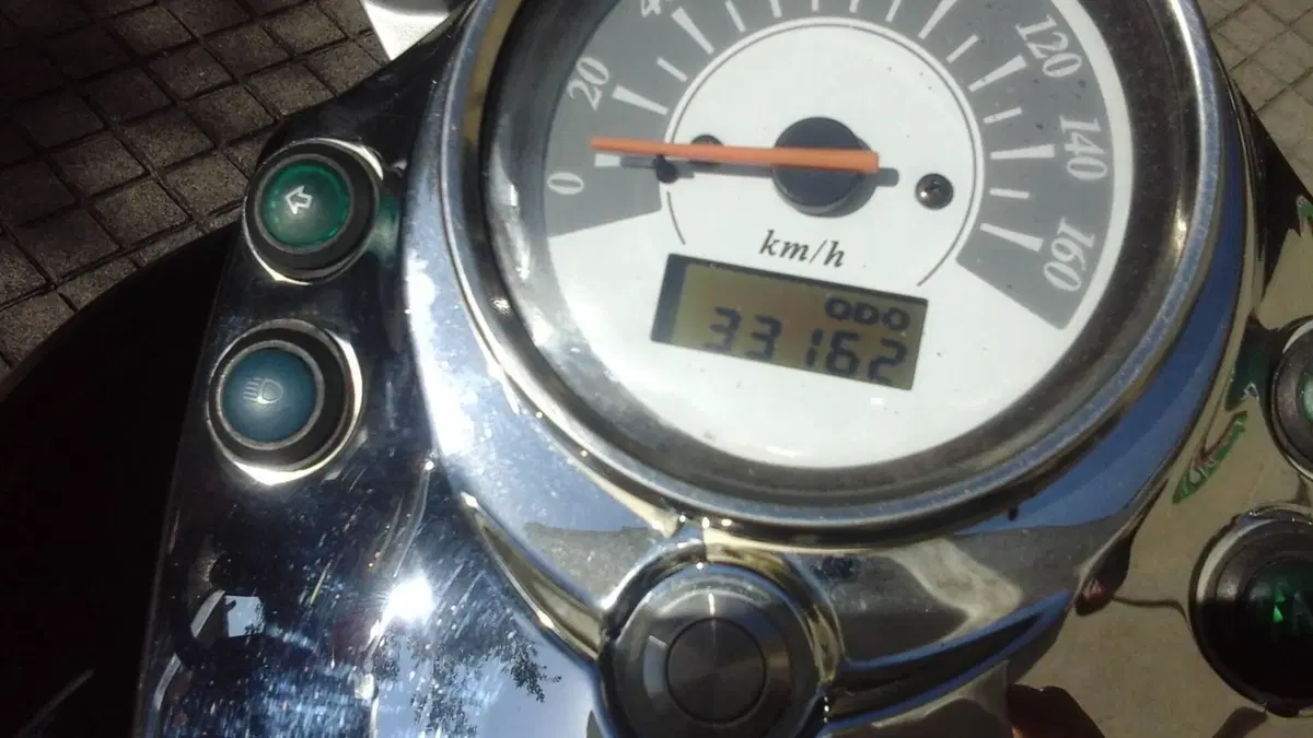 Suzuki Marauder GZ 250 (4)