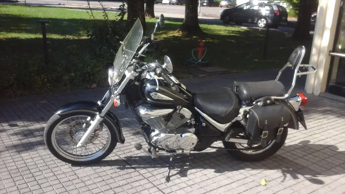 Suzuki Marauder GZ 250 (2)