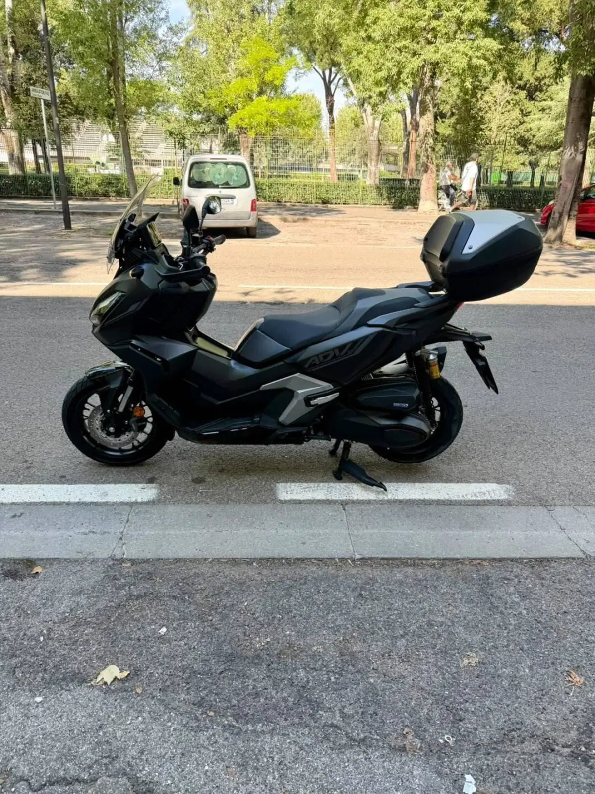 Honda ADV 350 Special Edition (2025 - 26) (2)