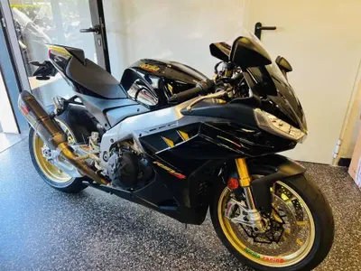 Aprilia RSV4 1100 Factory (2021 - 24) usata