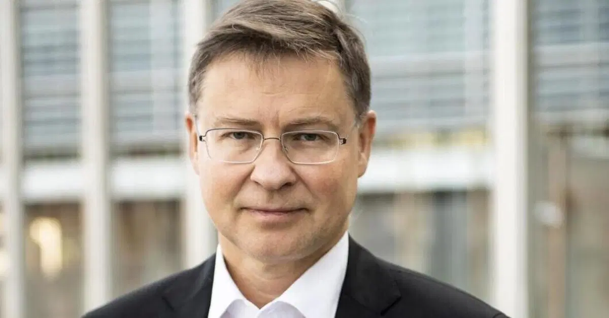 Bollo auto e moto, Dombrovskis: 'Valuteremo la misura nel Semestre europeo'