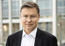 Bollo auto e moto, Dombrovskis: Valuteremo la misura nel Semestre europeo