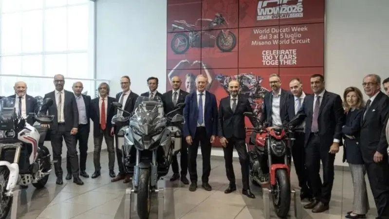Ducati, Urso in visita a Borgo Panigale