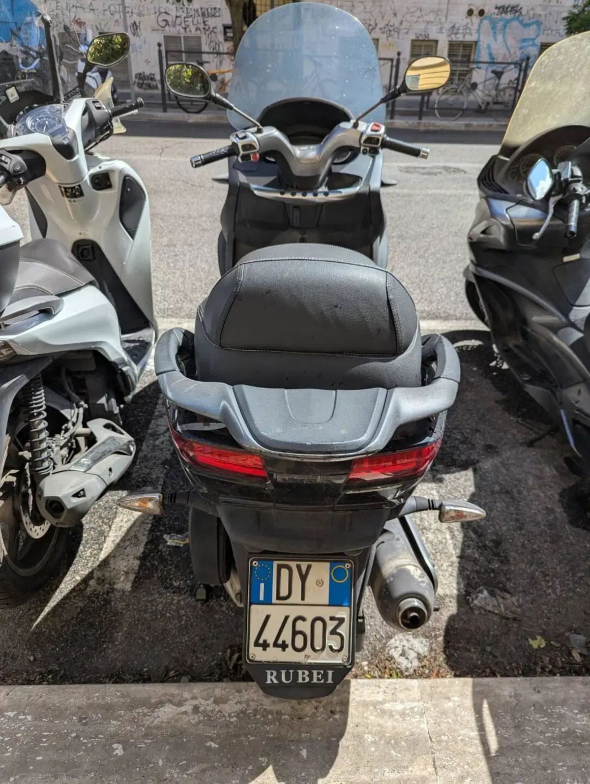 Piaggio Mp3 300 ie Business LT ABS (2014 - 16) (2)