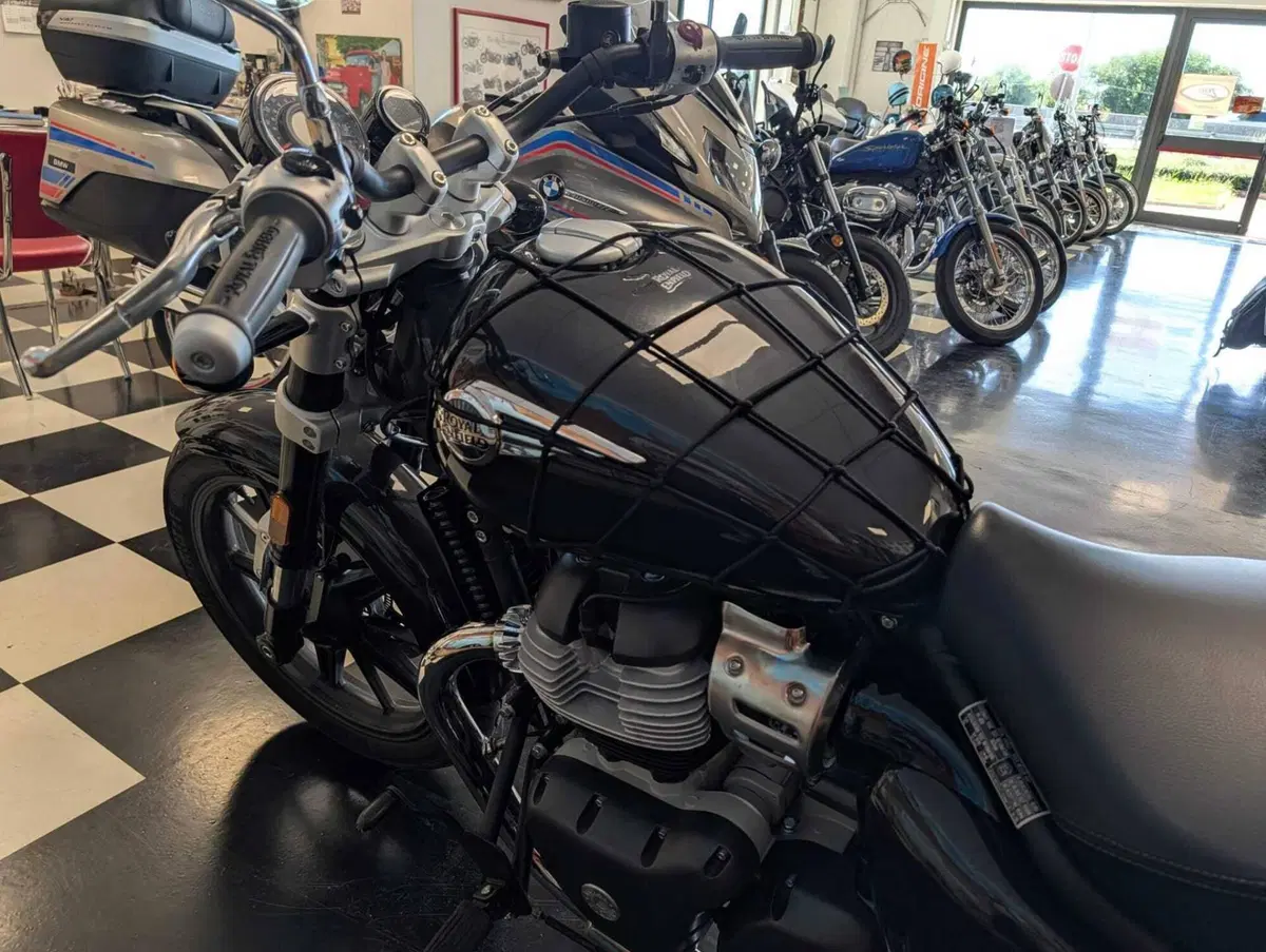 Royal Enfield Super Meteor 650 (2023 - 26) (2)