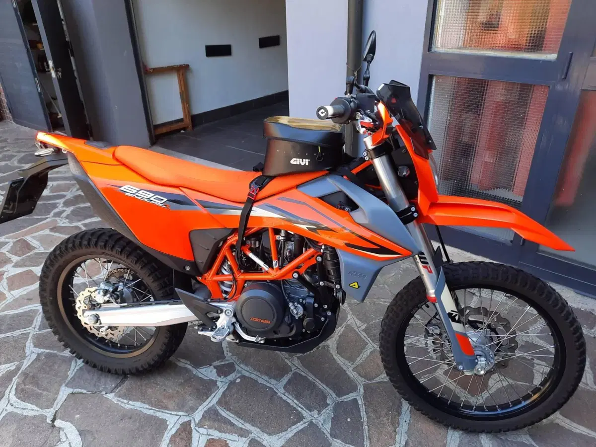 KTM 690 Enduro R (2022 - 25) (3)