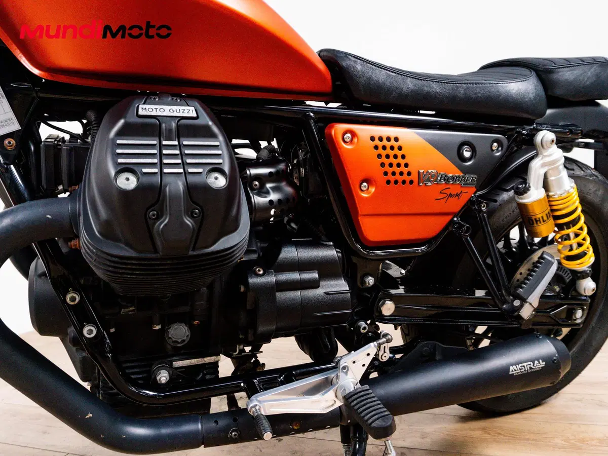 Moto Guzzi V9 Bobber Sport (2019 - 20) (9)
