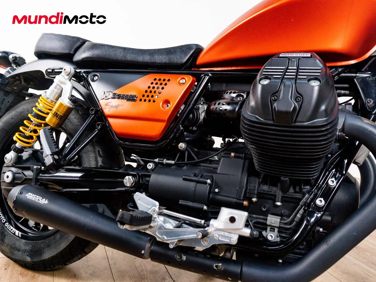 Moto Guzzi V9 Bobber Sport (2019 - 20) (5)