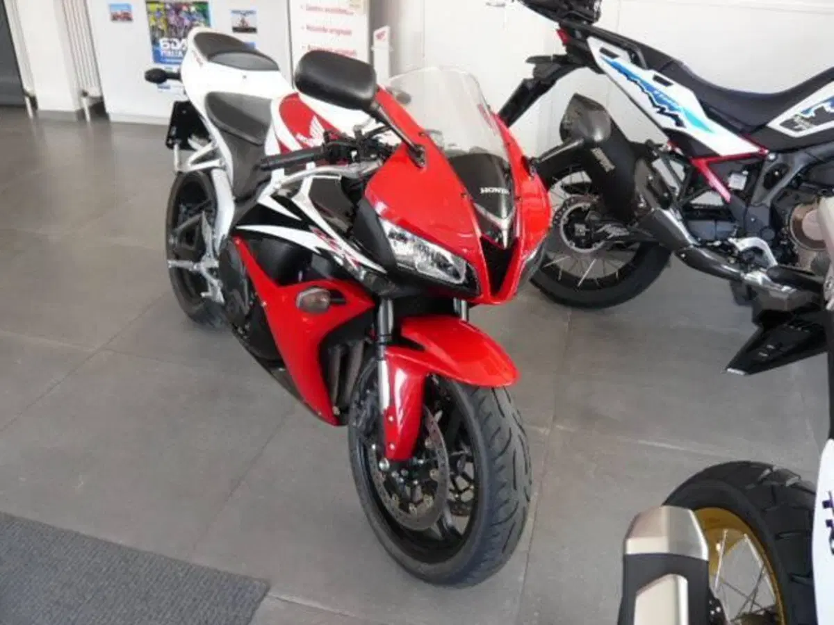 Honda CBR 600 RR (2007 - 08) (2)