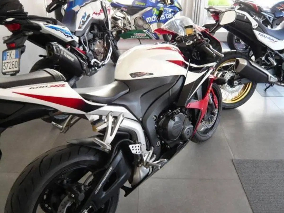 Honda CBR 600 RR (2007 - 08) (6)