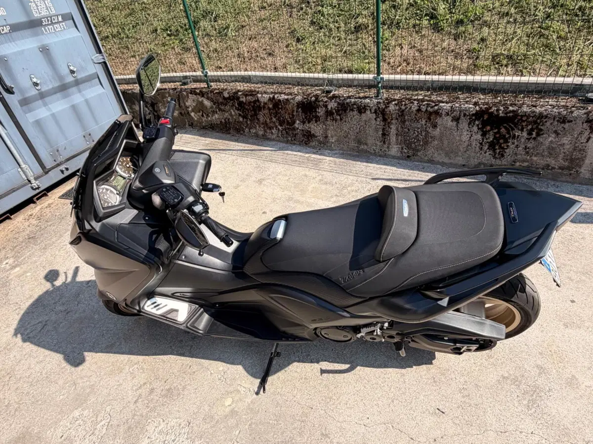 Yamaha T-Max 530 Iron Max ABS (2014 - 17) (5)
