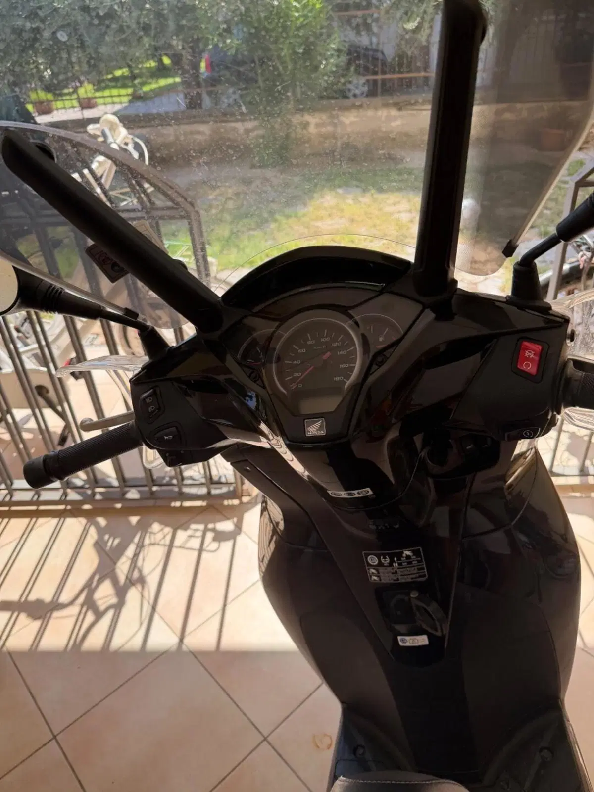 Honda SH 300 i ABS (2016 - 20) (2)