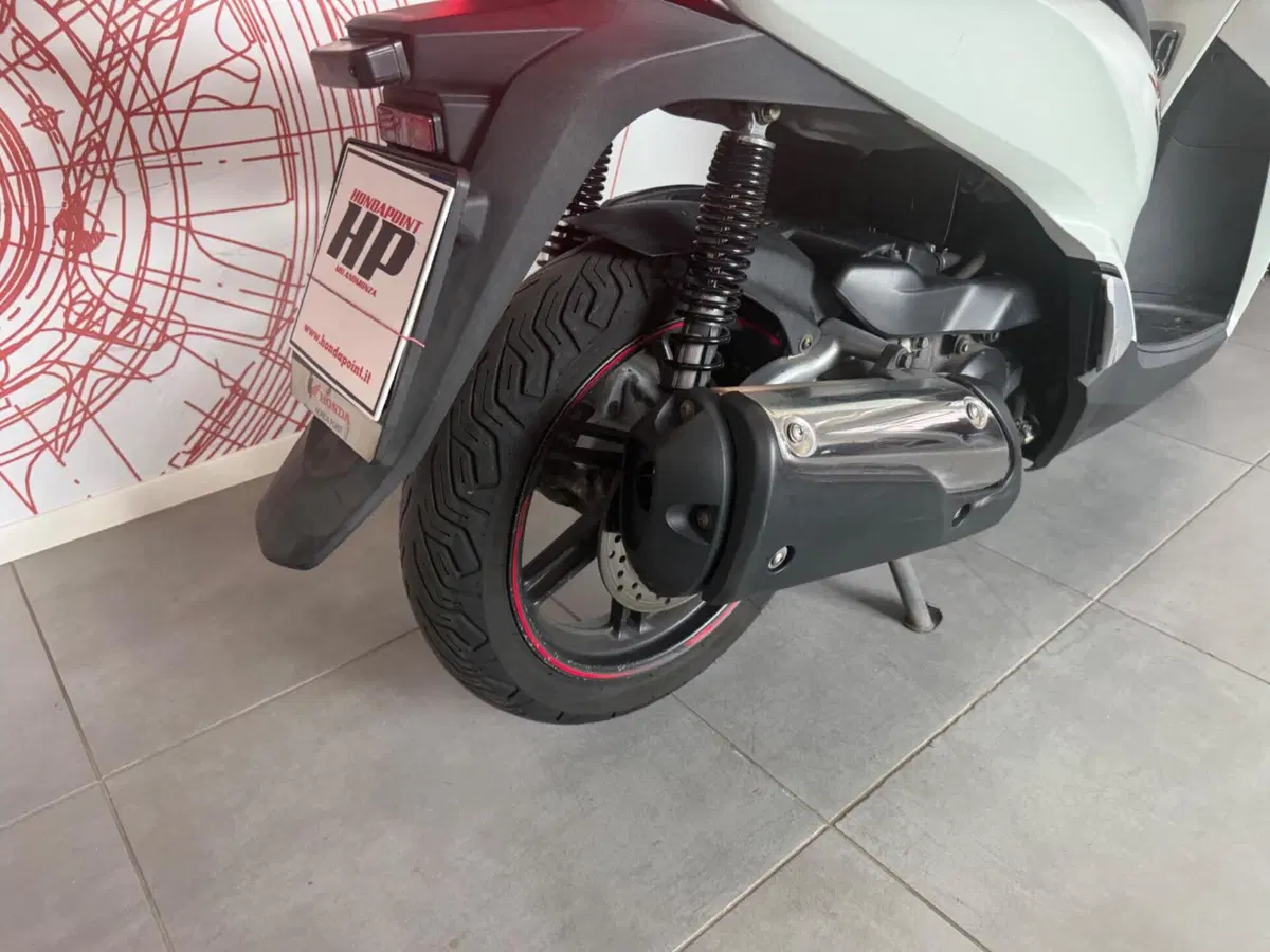 Honda SH 300 i ABS (2016 - 20) (11)