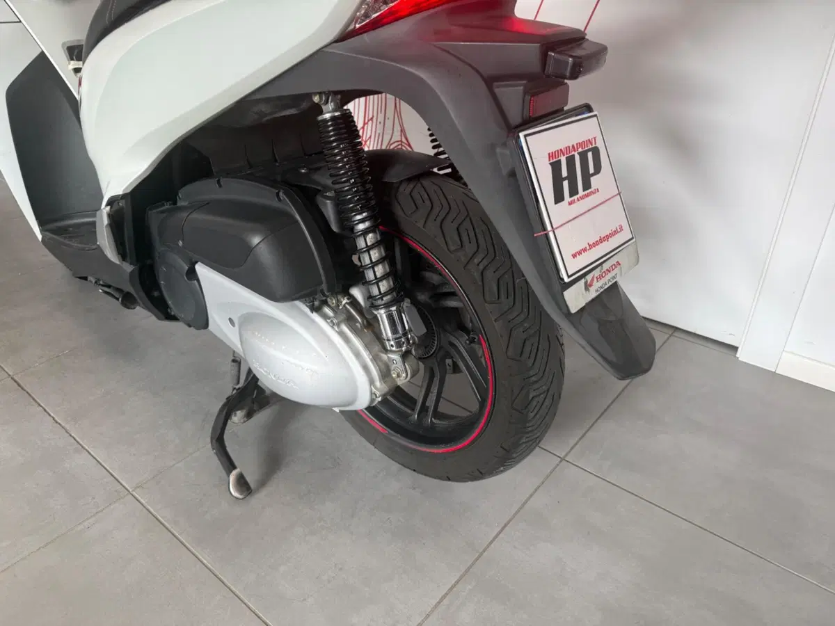 Honda SH 300 i ABS (2016 - 20) (15)
