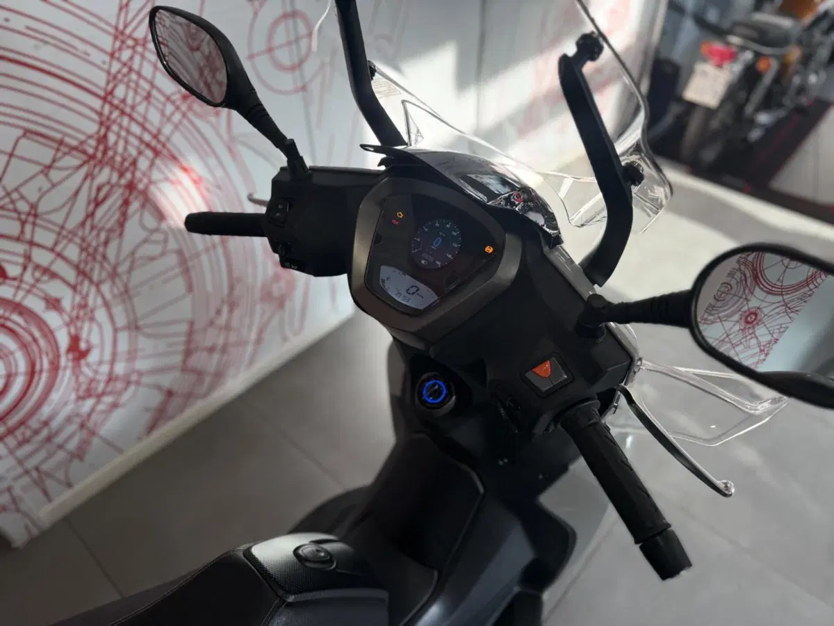 Kymco Agility 300i (2021 - 25) (8)