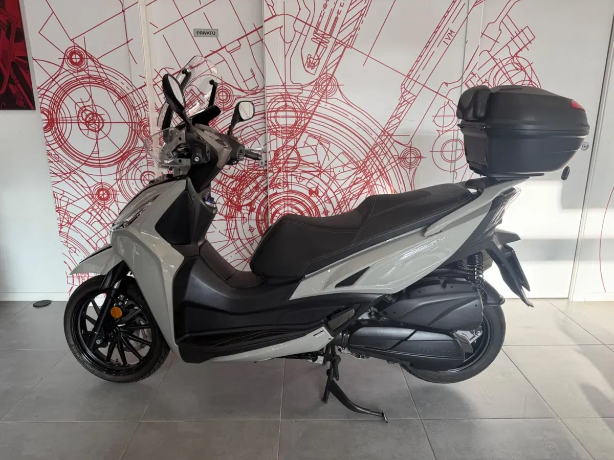 Kymco Agility 300i (2021 - 25) (4)