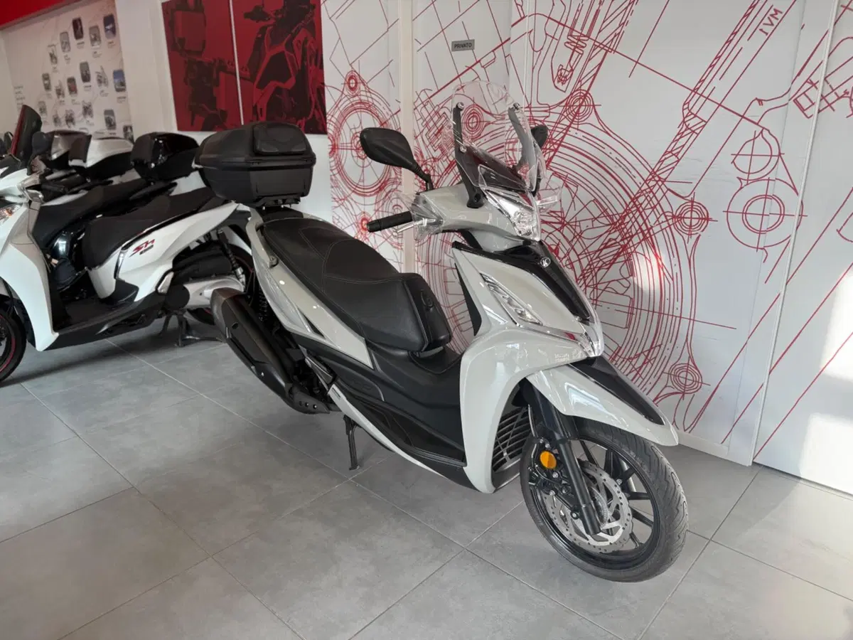 Kymco Agility 300i (2021 - 25) (2)