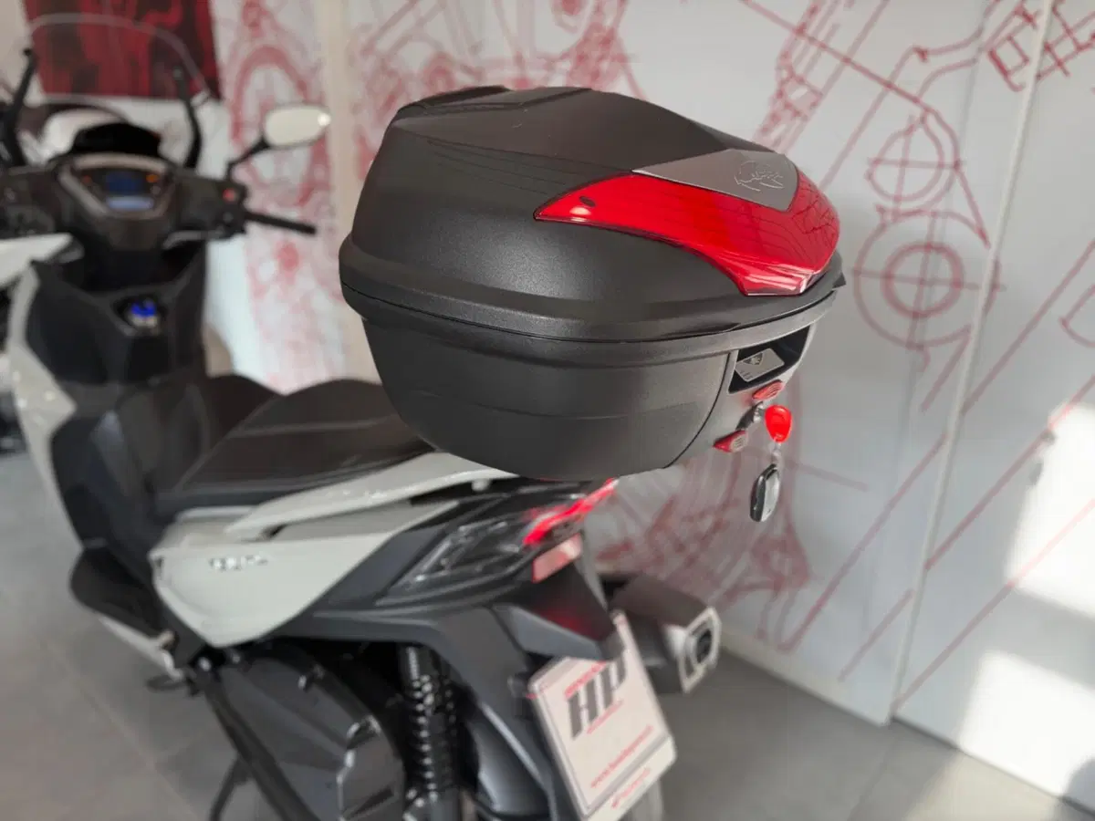 Kymco Agility 300i (2021 - 25) (16)