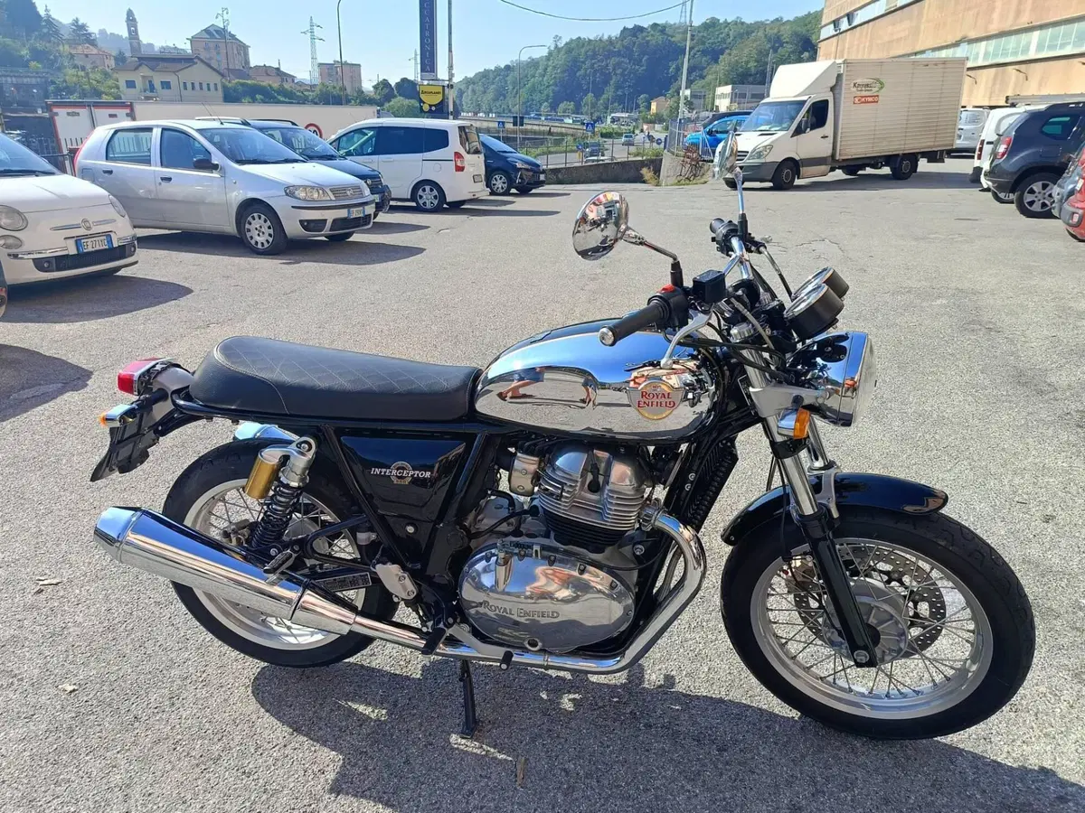 Royal Enfield Interceptor 650 Chrome (2020)