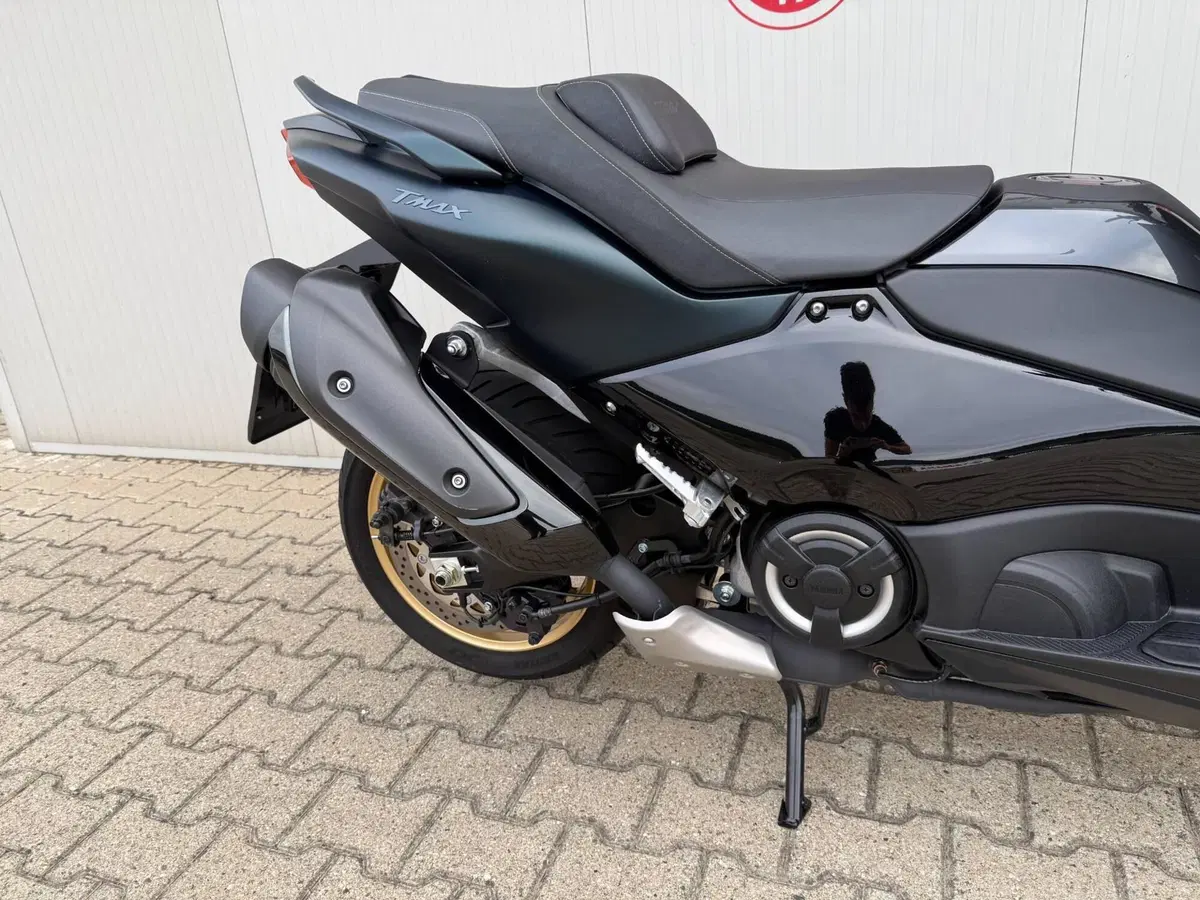 Yamaha T-Max 560 Tech Max (2022 - 24) (10)