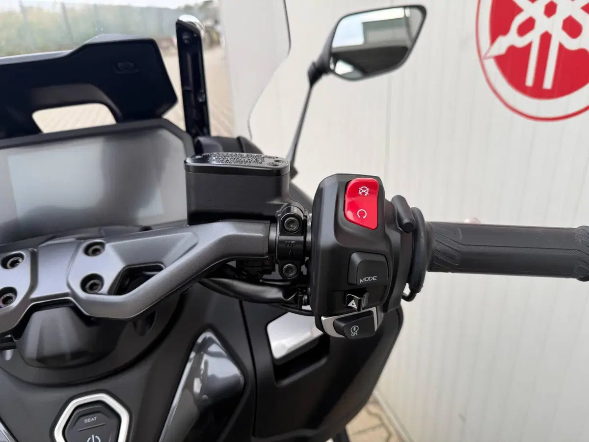 Yamaha T-Max 560 Tech Max (2022 - 24) (7)