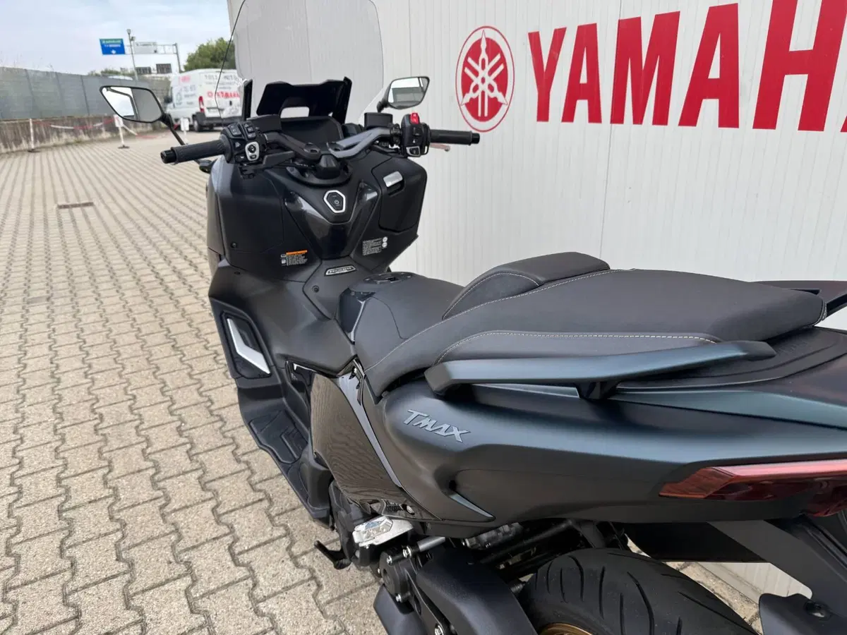Yamaha T-Max 560 Tech Max (2022 - 24) (9)