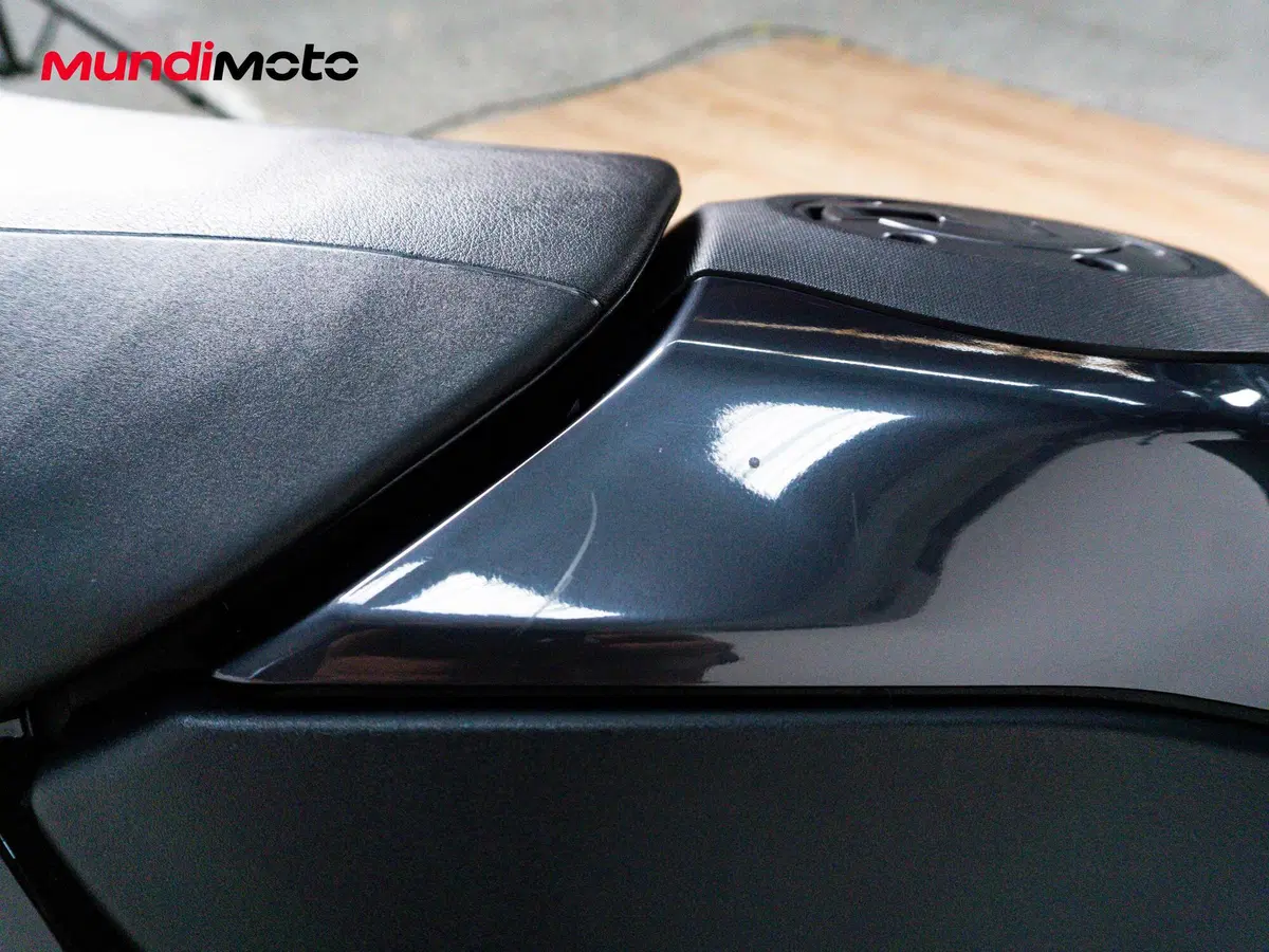 Yamaha T-Max 560 Tech Max (2025 - 26) (14)