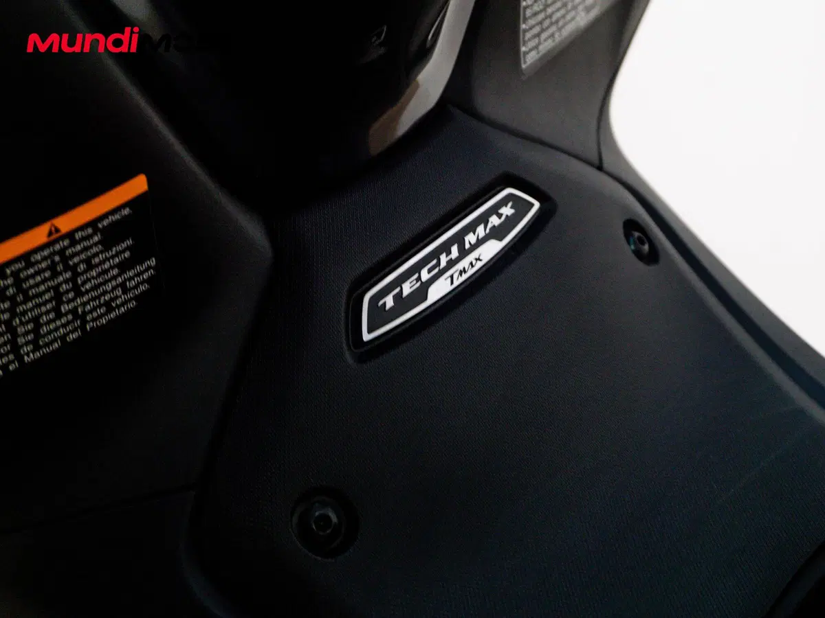 Yamaha T-Max 560 Tech Max (2025 - 26) (17)