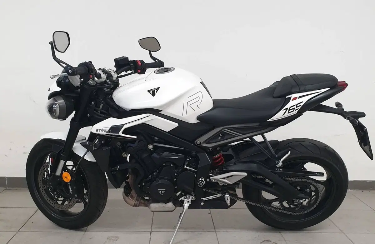 Triumph Street Triple 765 R (2023 - 26)