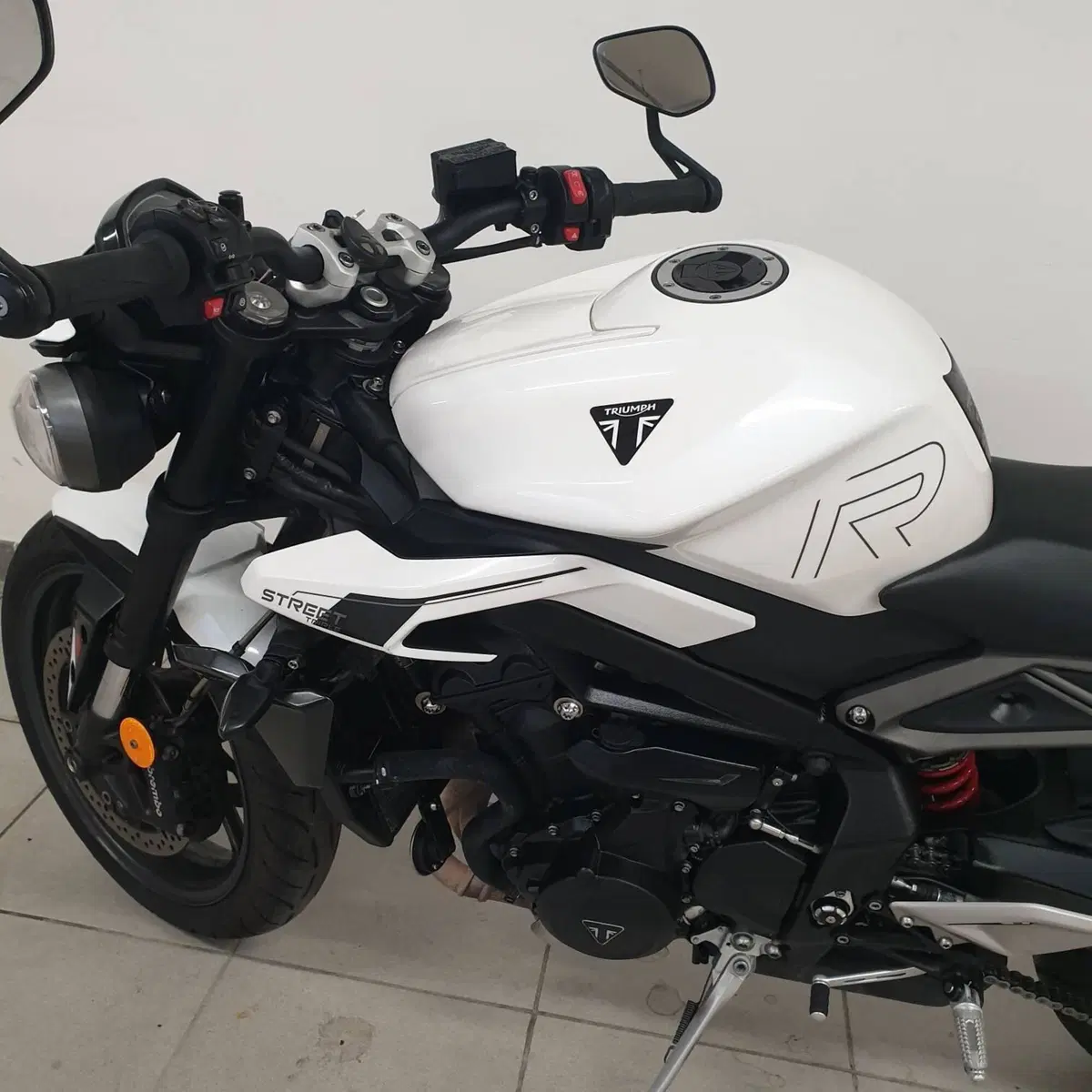 Triumph Street Triple 765 R (2023 - 26) (5)