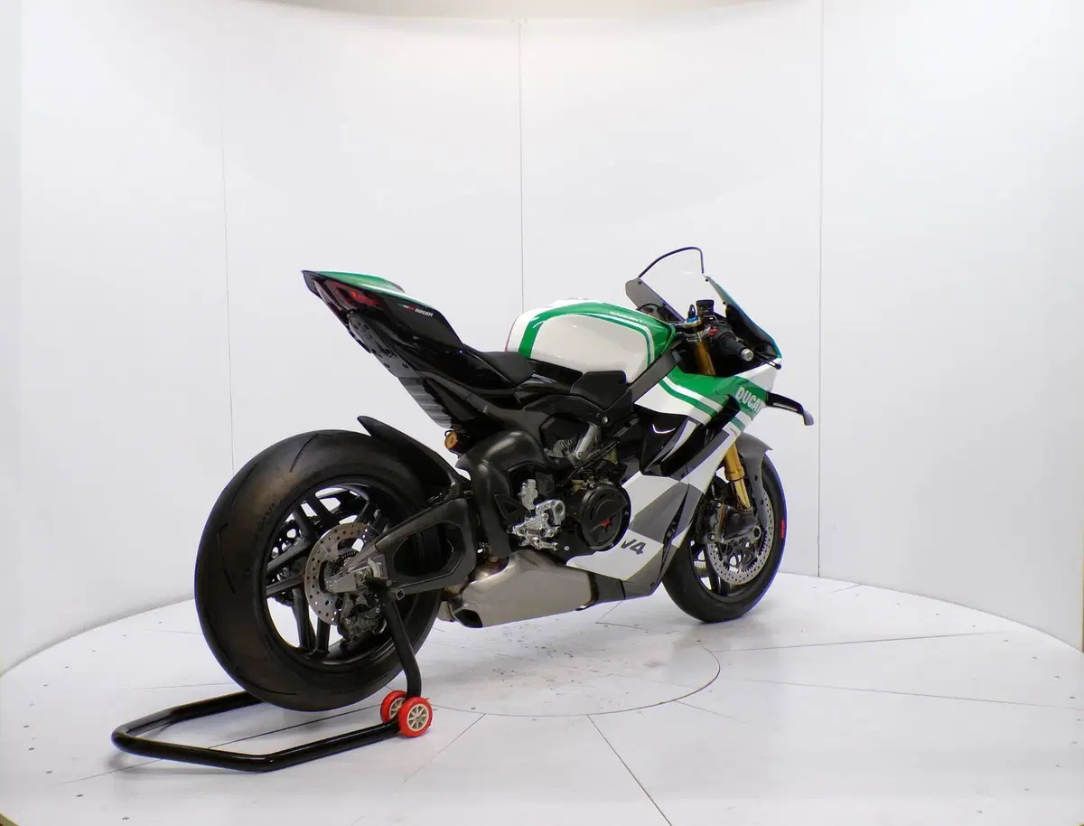 Ducati Panigale V4 Tricolore (2025 - 26) (6)